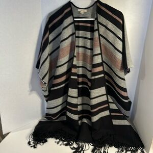 Loft ladies poncho shawl wrap
